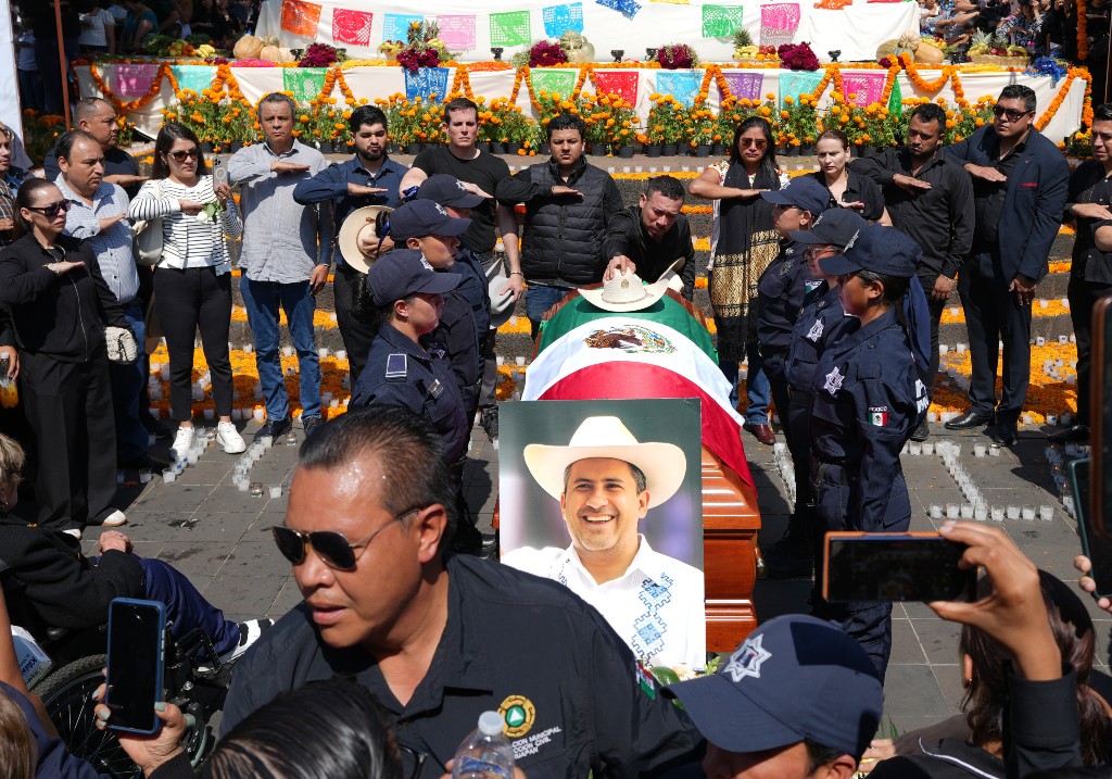 Кмет в Мексико беше застрелян на площад пред десетки хора