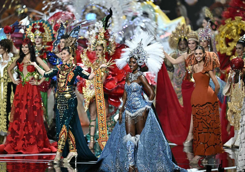 Състезанието Мис Вселена 2025 претърпя нов драматичен обрат след като