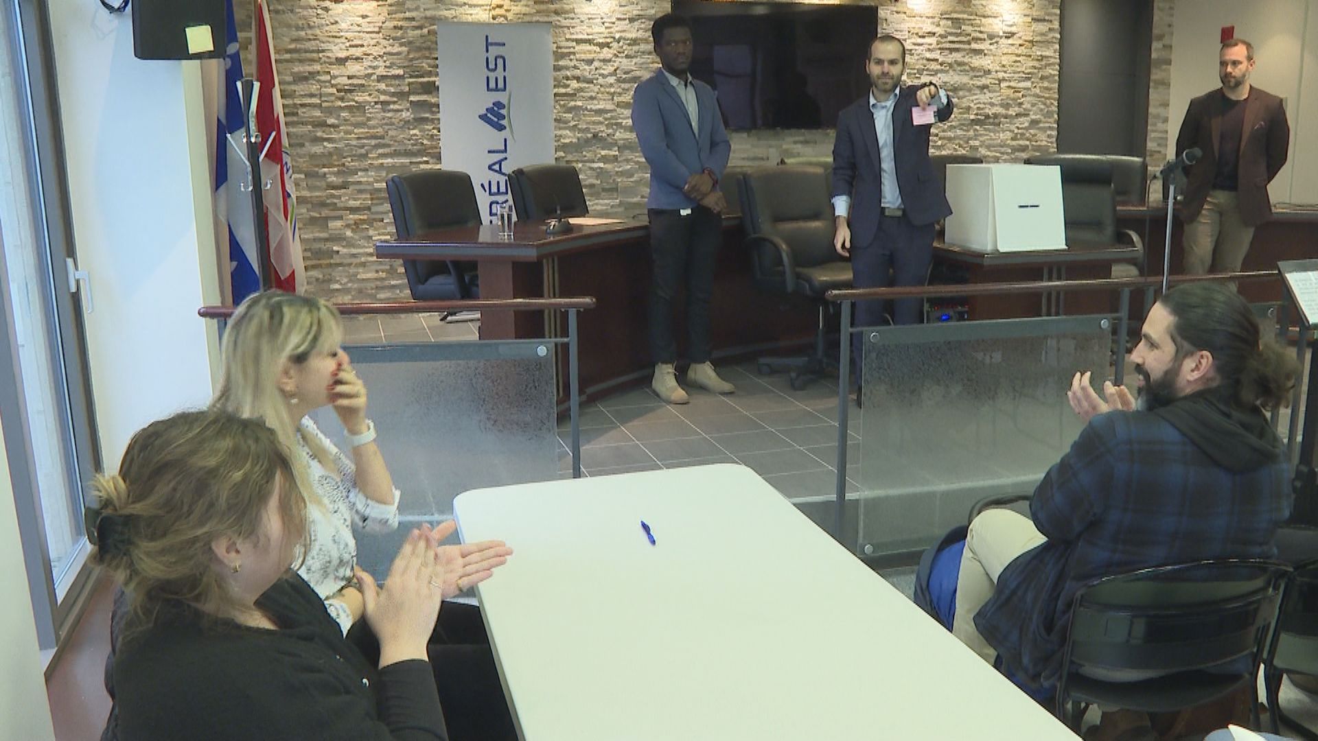 Повече от седмица след като десетки хора гласуваха окончателното място