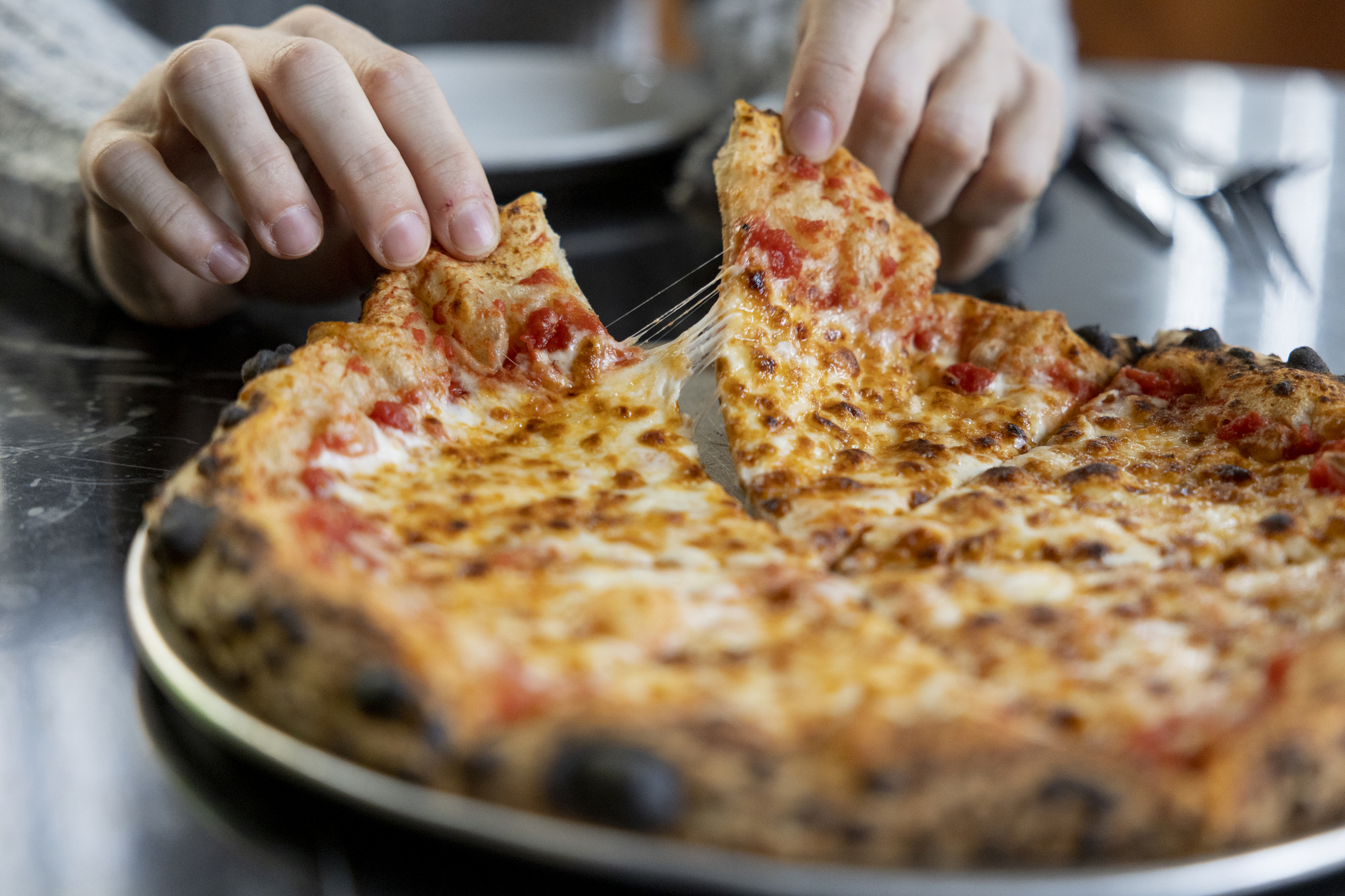 Уиндзор Онтарио полицията все още издирва заподозрени които според тях