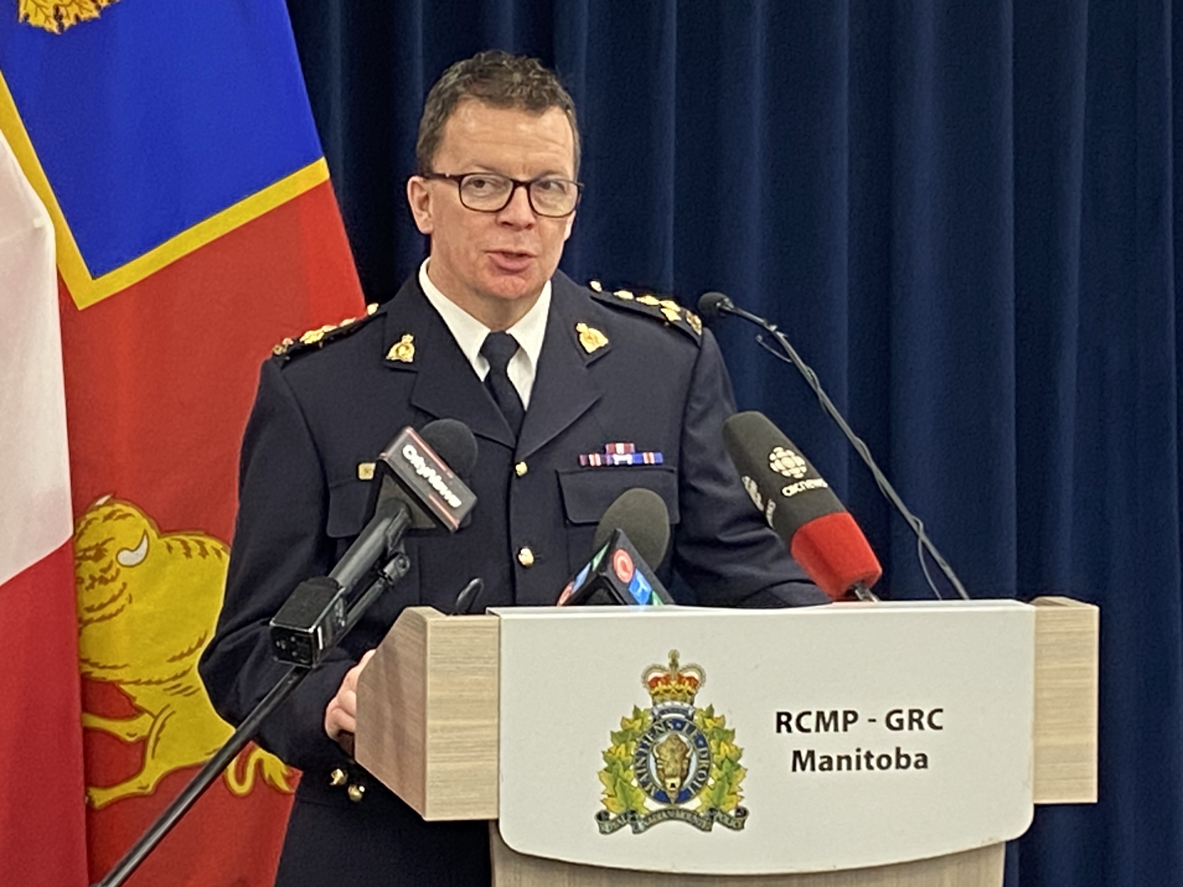 RCMP в Манитоба казват че са пуснали камери на тялото