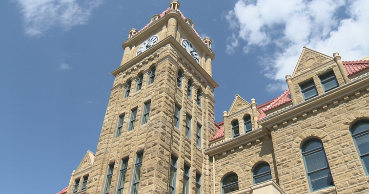 Calgary’s federal housing funding ‘at risk’ as motion introduced to repeal citywide rezoning