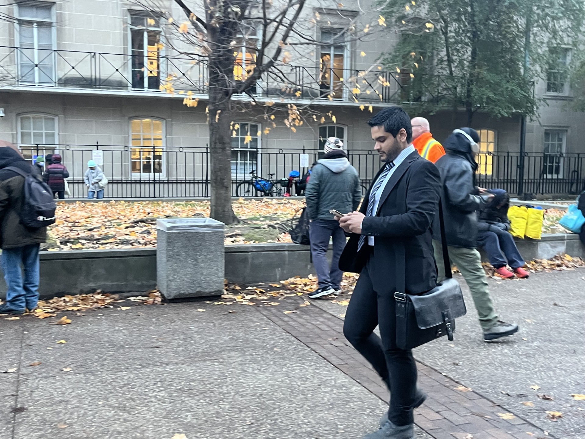 Арджун Сахота свидетелства в четвъртък че не е бил увреждан