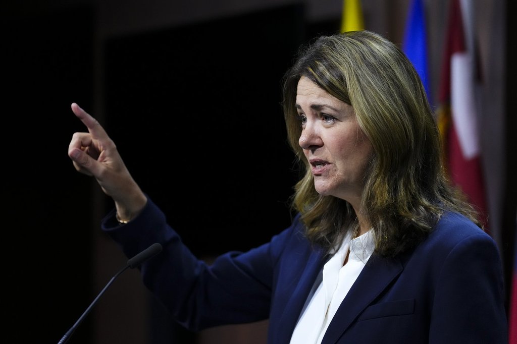 Premier Danielle Smith says courts shouldn’t block an independence referendum, defending new legislation that halts a related court case despite a judge calling it undemocratic.. 