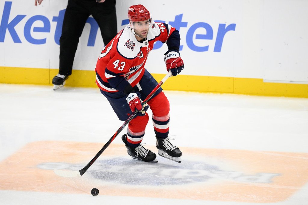 НЮ ЙОРК – Центърът на Далас Старс Уайът Джонстън левият