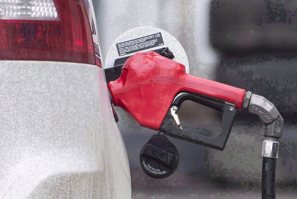 Gas rises to $1.50 in Edmonton as Middle East conflict pushes up oil prices