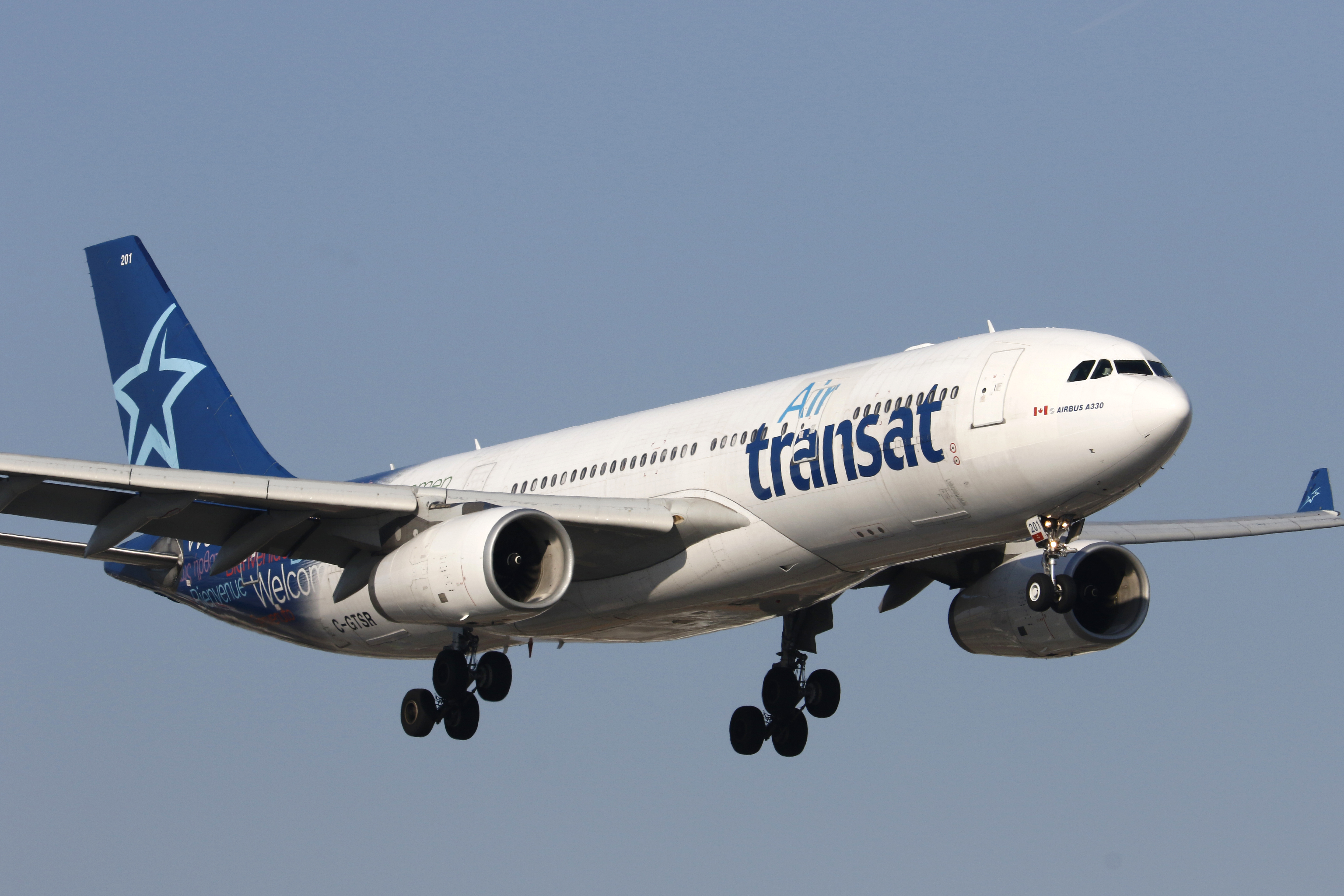 Пилотите работещи за Air Transat гласуваха с огромно мнозинство за