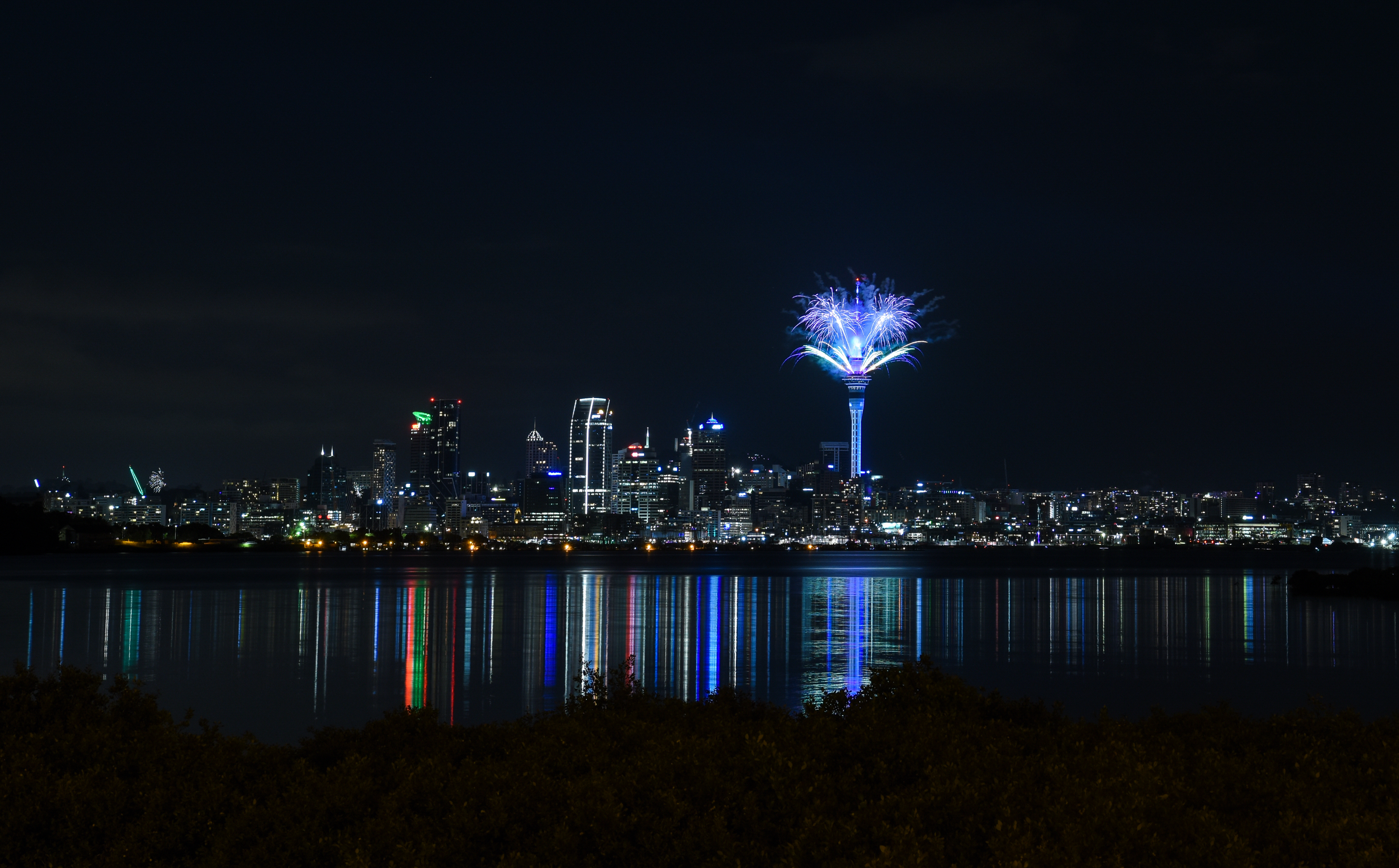 Нова година 2026: Нова Зеландия започва празненствата с ослепителни фойерверки