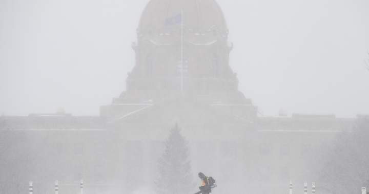 В четвъртък Едмънтън беше покрит със сняг след буря която