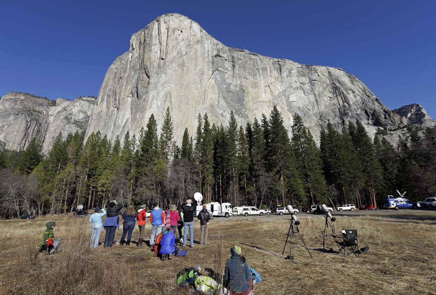 Sasha DiGiulian becomes first woman to free-climb El Capitan’s longest route