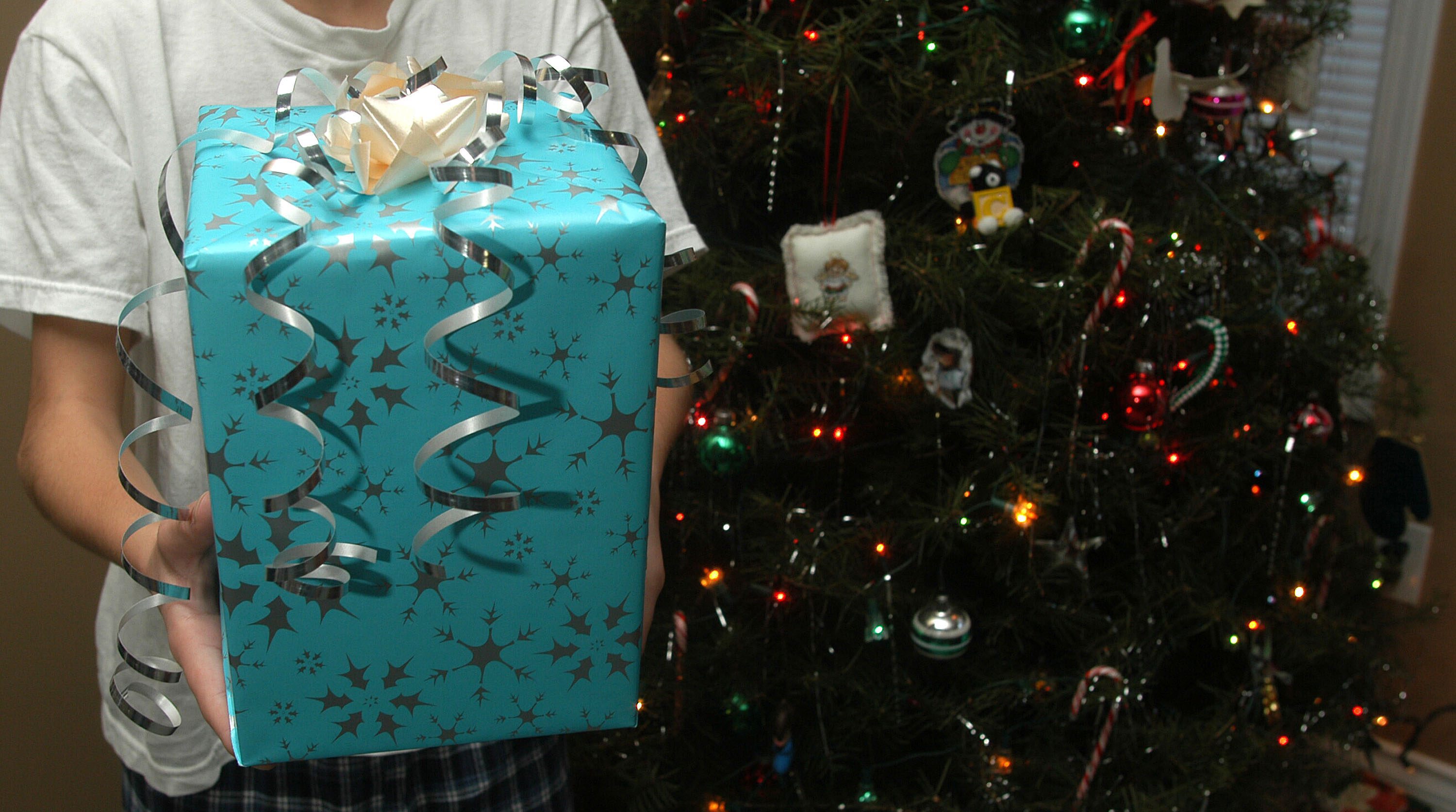 Високата цена на празничното пазаруване тази година е проблемът на