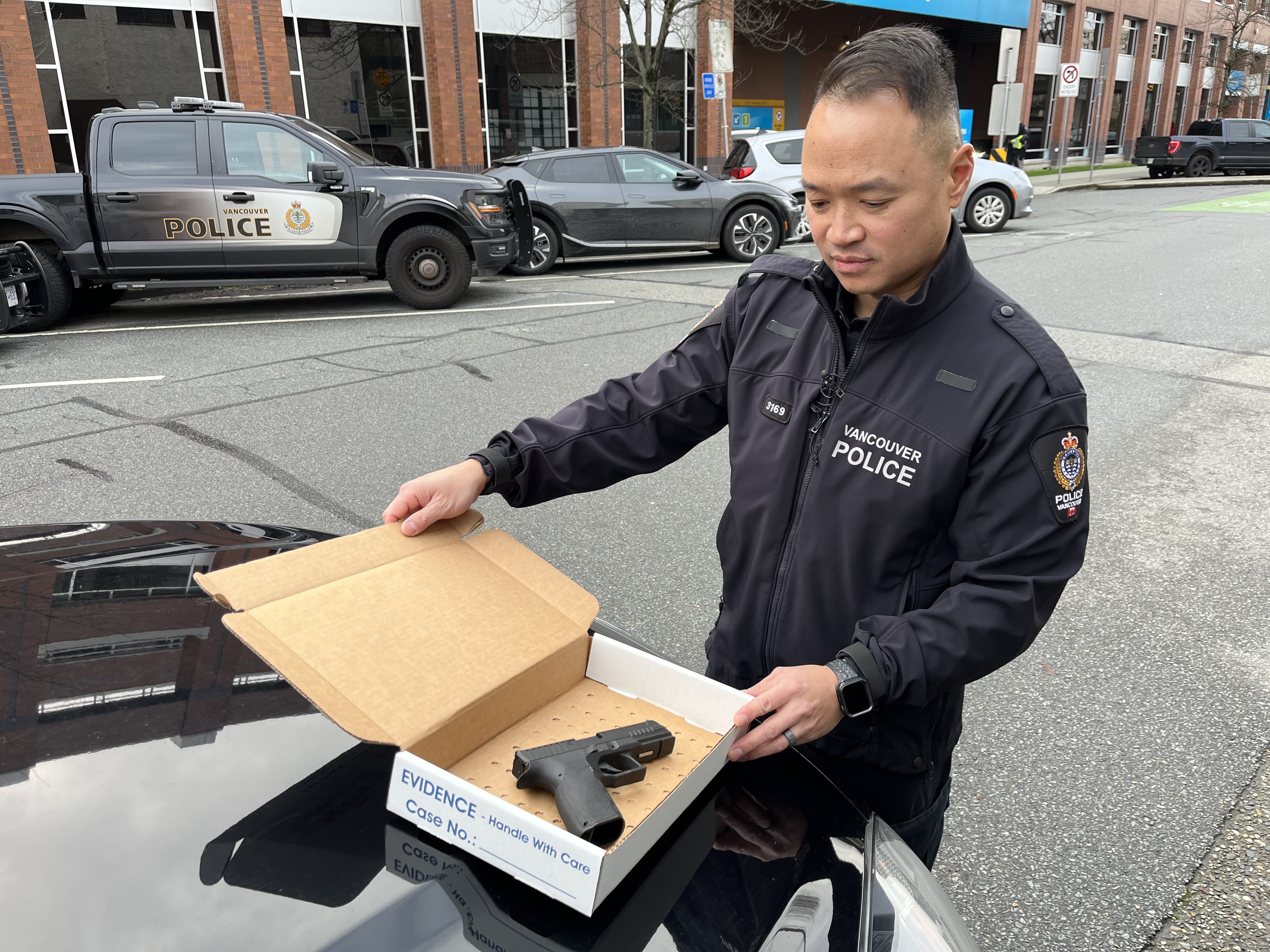 Полицията във Ванкувър арестува двама млади тийнейджъри във връзка с