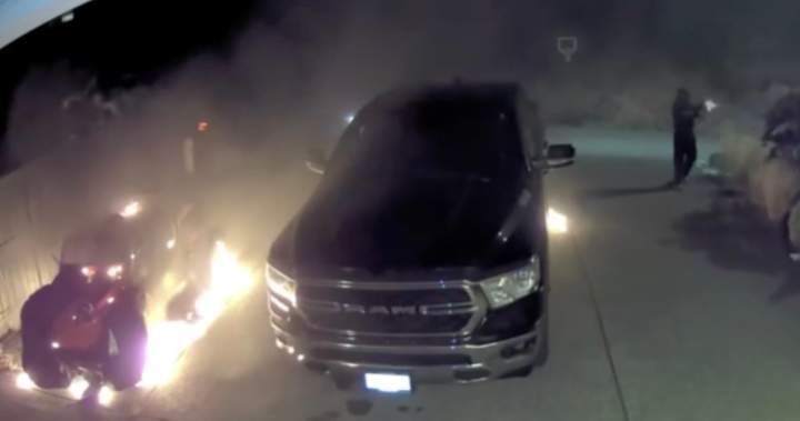 وتقول وكالة الحدود الكندية إن المشتبه بهم في عملية الابتزاز طلبوا جميعا وضع اللاجئ