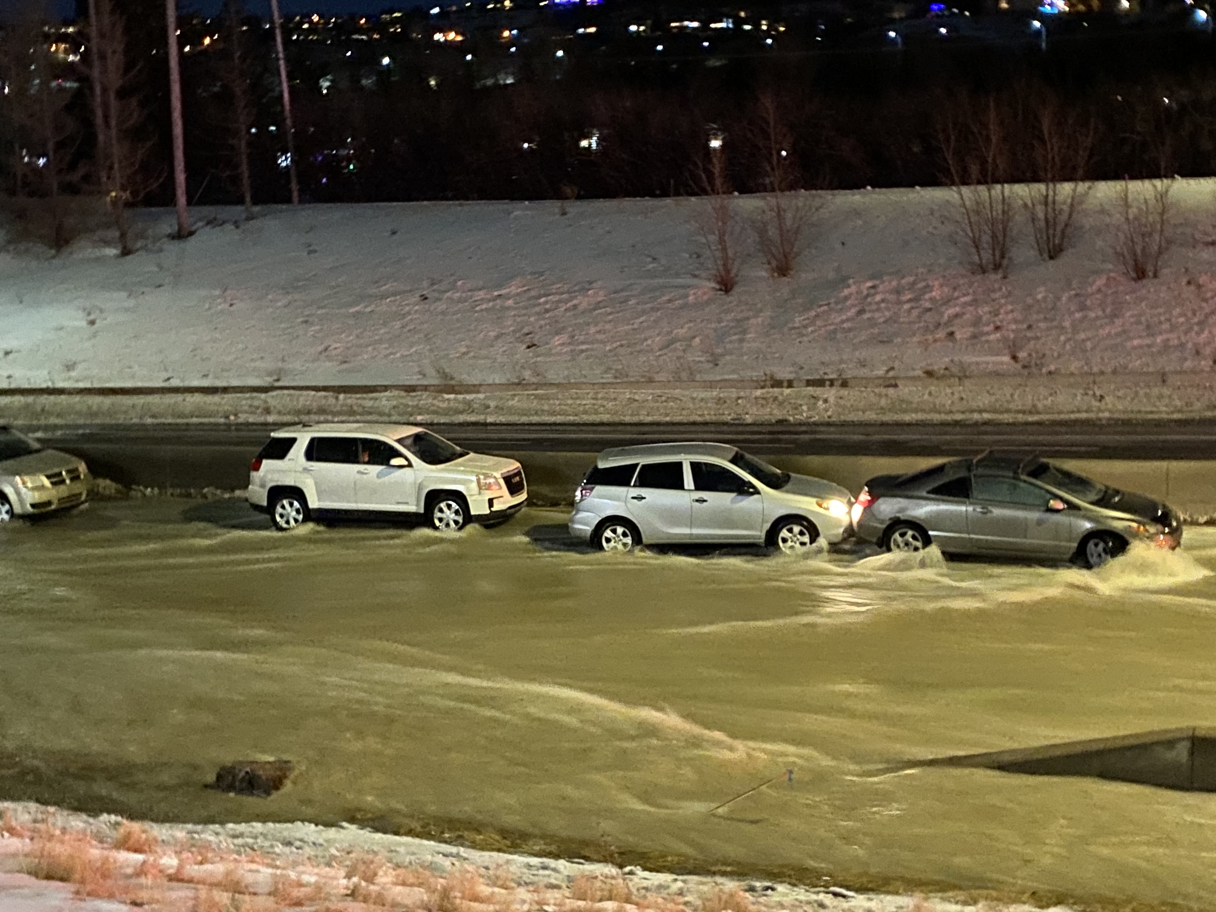 Друго „катастрофално“ прекъсване на водопроводната мрежа налага ограничения за използване за региона на Калгари
