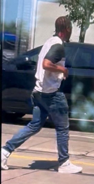 Дилърът на наркотици Дамян Хъдсън свидетелства че на 7 юли