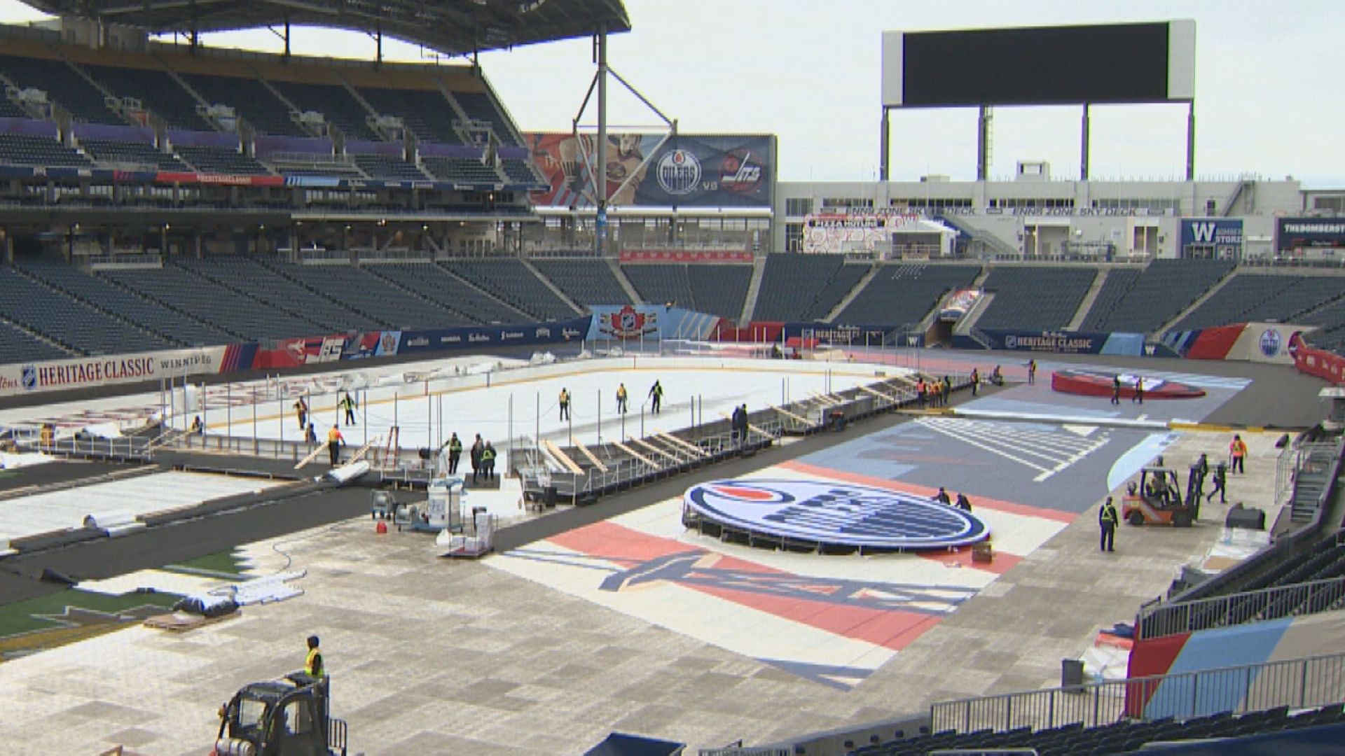 Хокейът се завръща в дома на Winnipeg Blue Bombers Уинипег Джетс