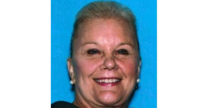 Федералното бюро за разследване ФБР издирва 73 годишна жена обвинена в