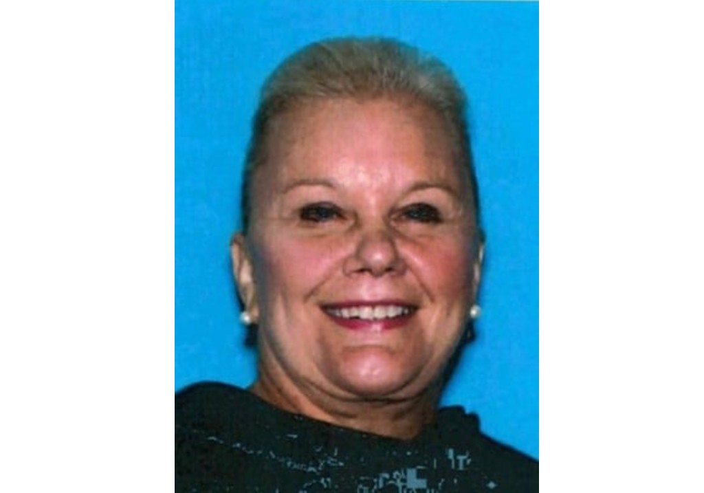 Mary Carole McDonnell, Kaliforniya'daki Los Angeles ve Orange İlçelerinde bir dolandırıcılık planına karıştığı iddiasıyla aranıyor.