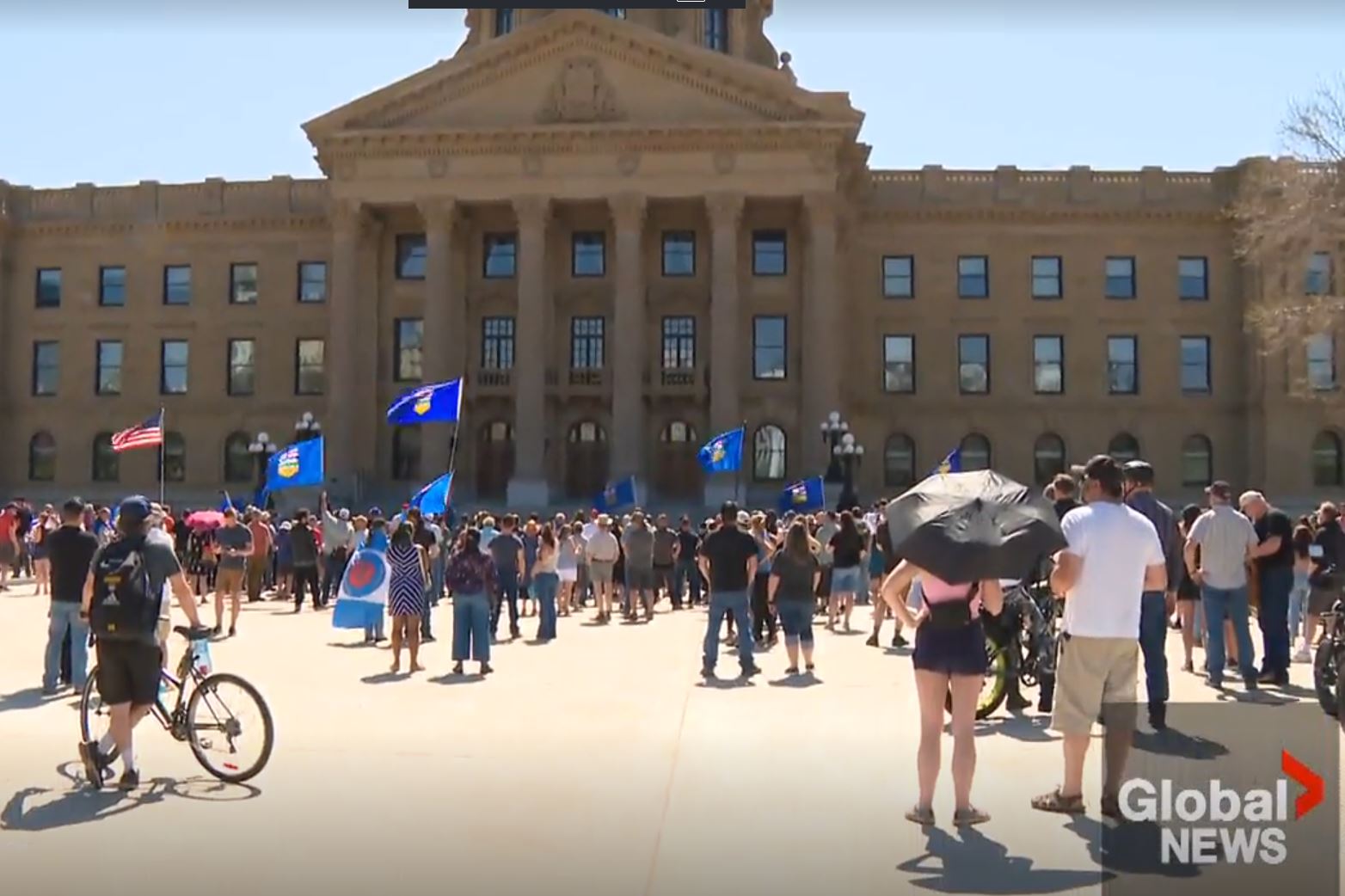 Правителството на Албърта премахва повече правни пречки пред които са