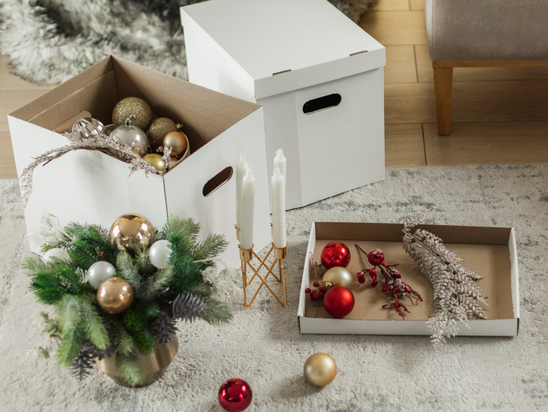 Whether you’re working with limited space or want to streamline your decorating routine, choosing the right organizers can turn post-holiday chaos into a clutter-free win.