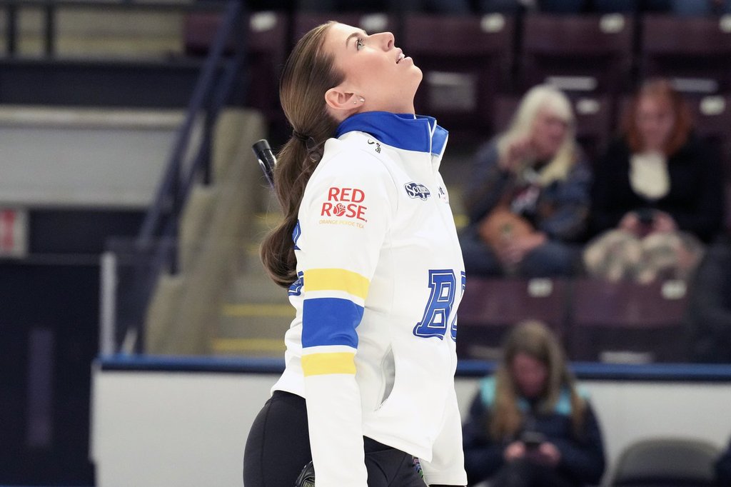 Lawes изпревари Reese-Hansen в нощта на откриването на Scotties Tournament of Hearts