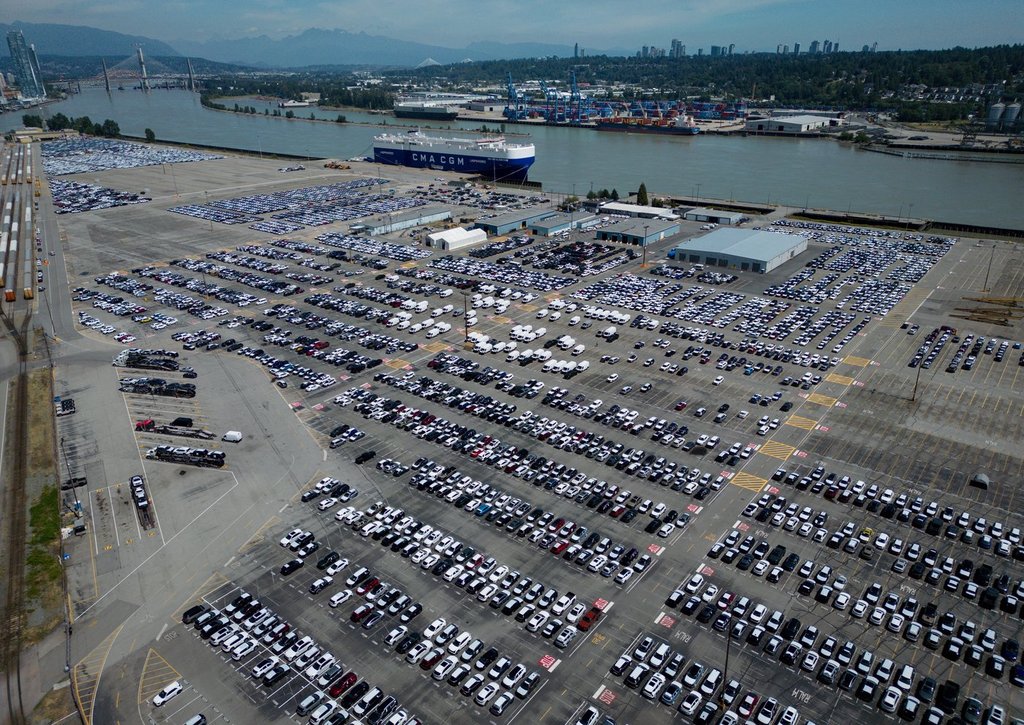 Poilievre proposes tariff-free Canada-U.S. auto pact to boost production