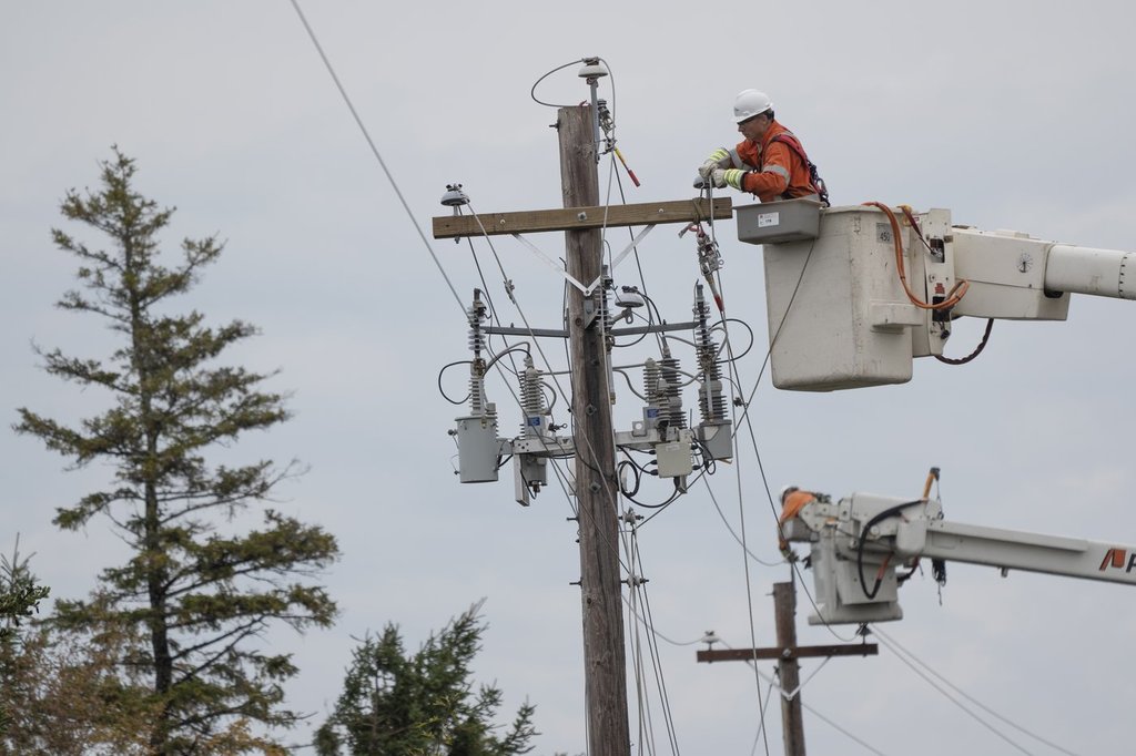 Малко над 20 000 домове и предприятия в Нова Скотия