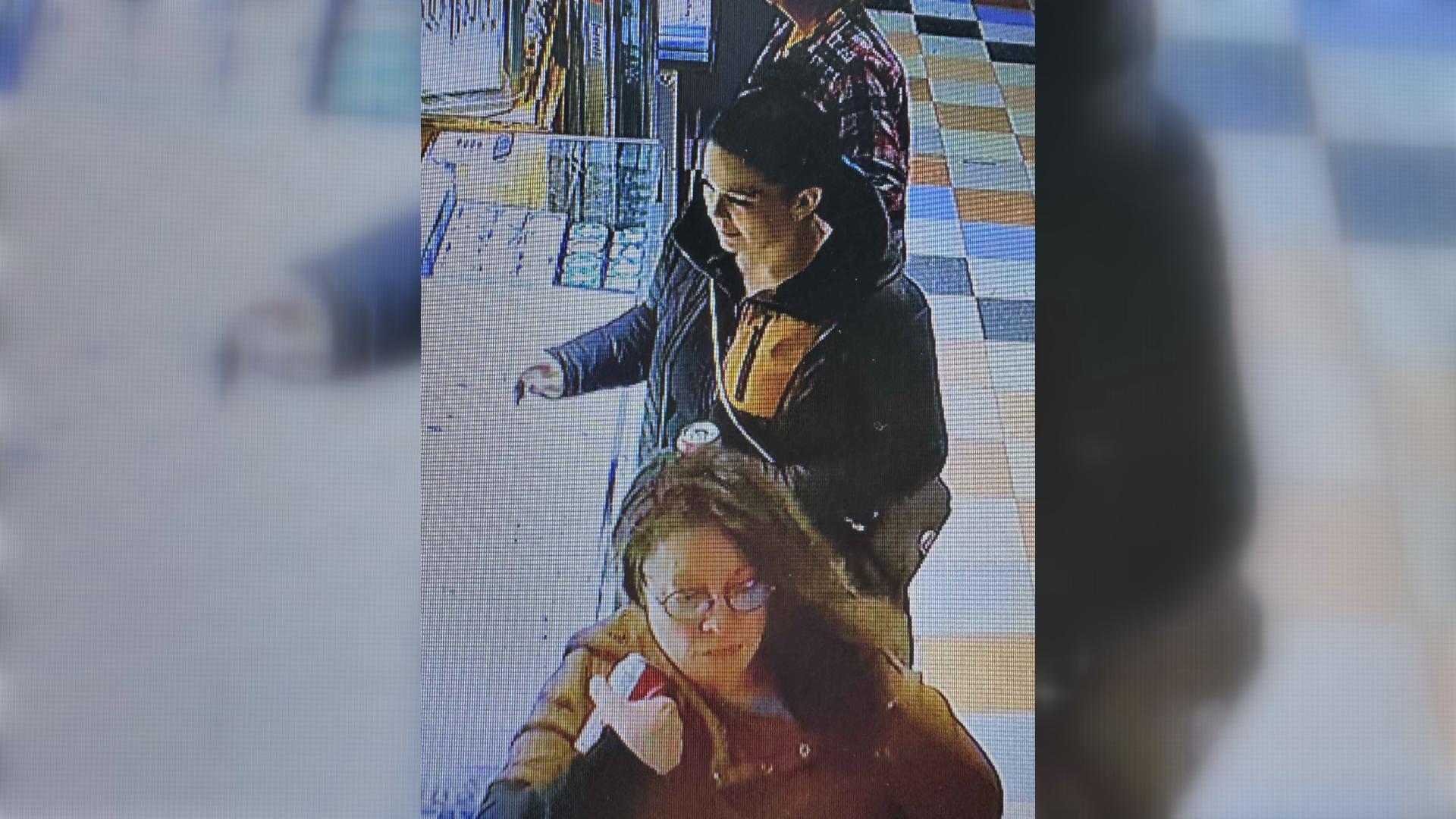 Owners of Calgary jewelry store say they were scammed thousands during POS purchase