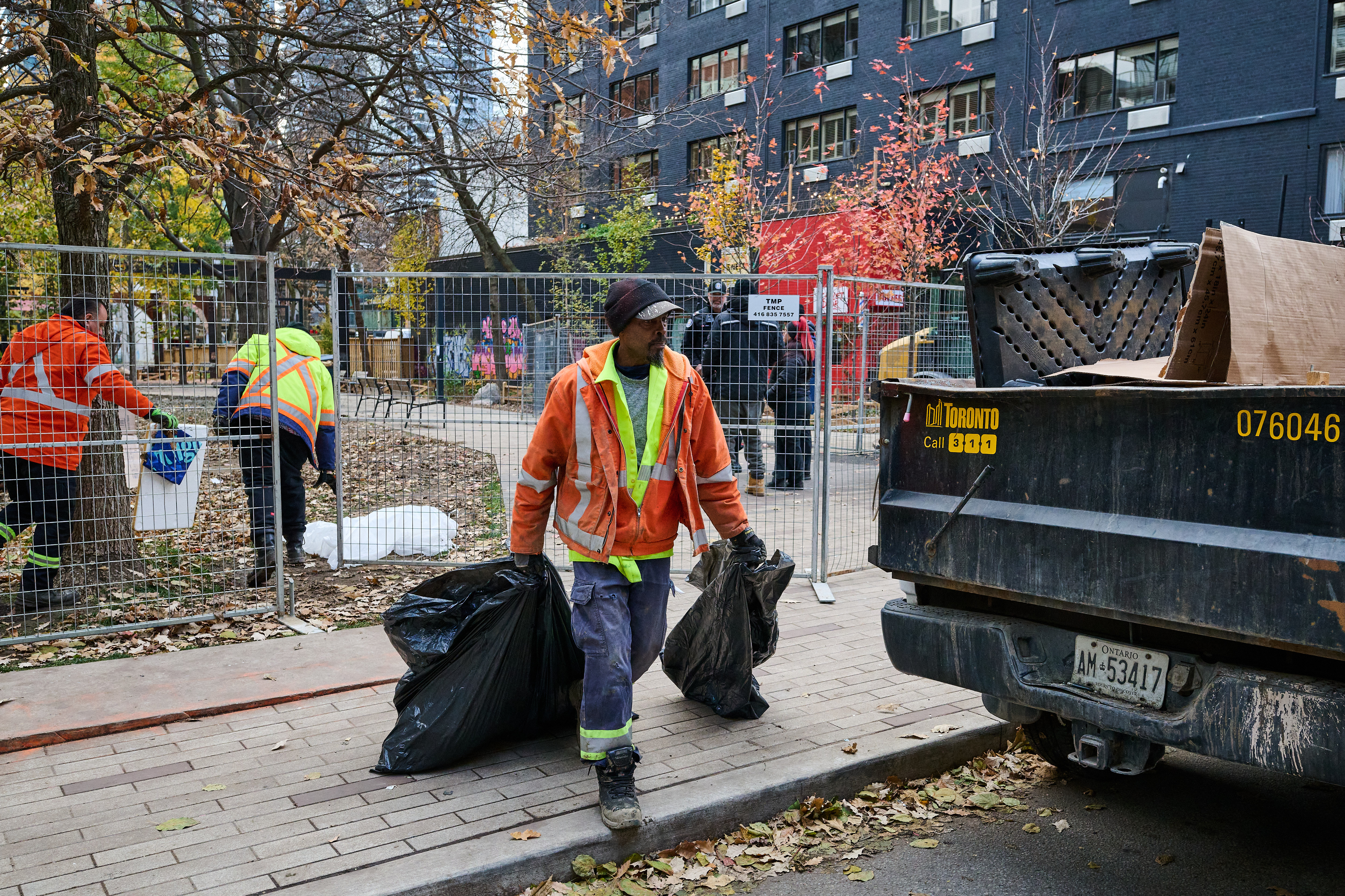 Броят на лагерите пада в Торонто, но в 48 парка все още има палатки