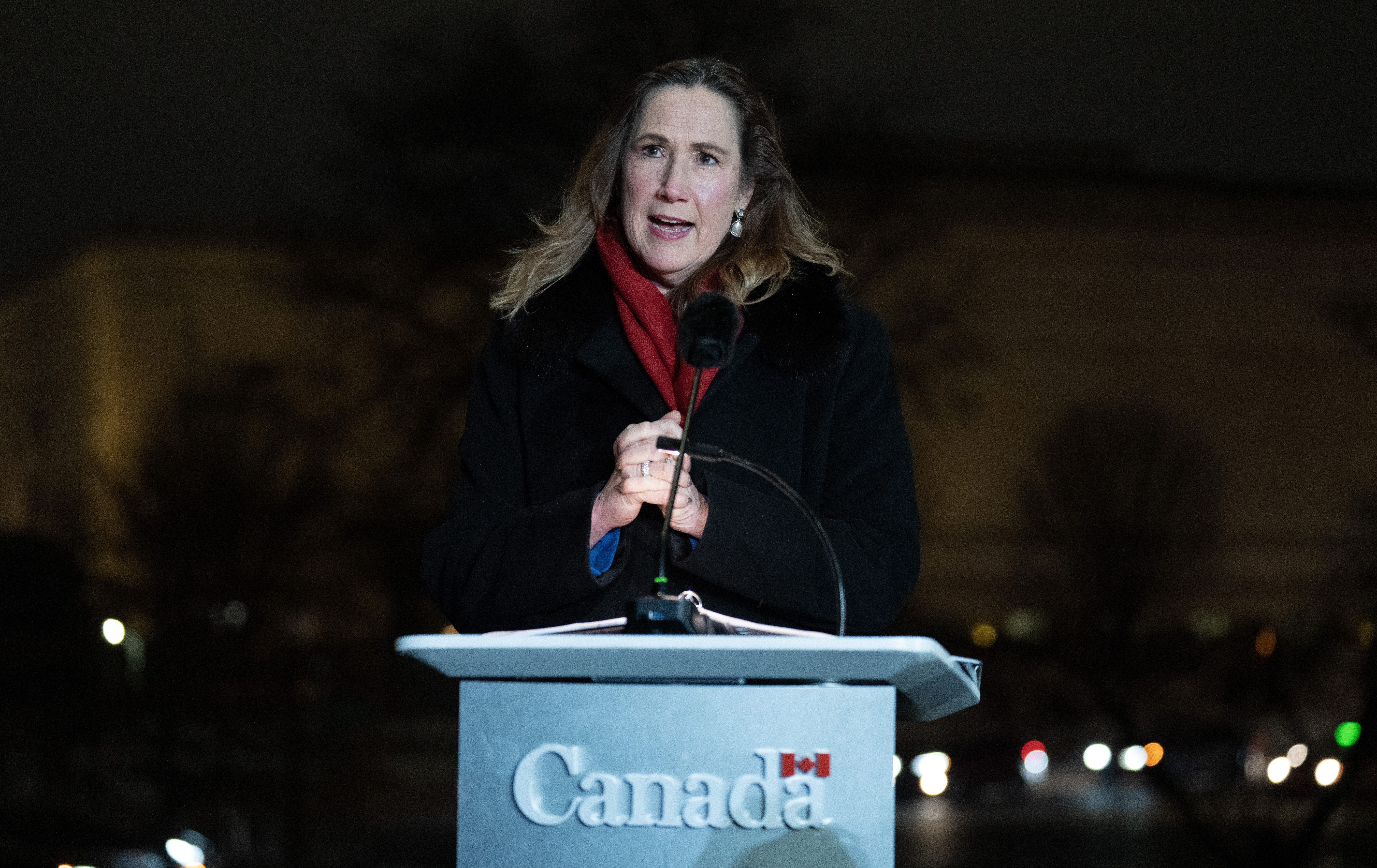 Напускащият канадски посланик в САЩ Кирстен Хилман казва че загубата