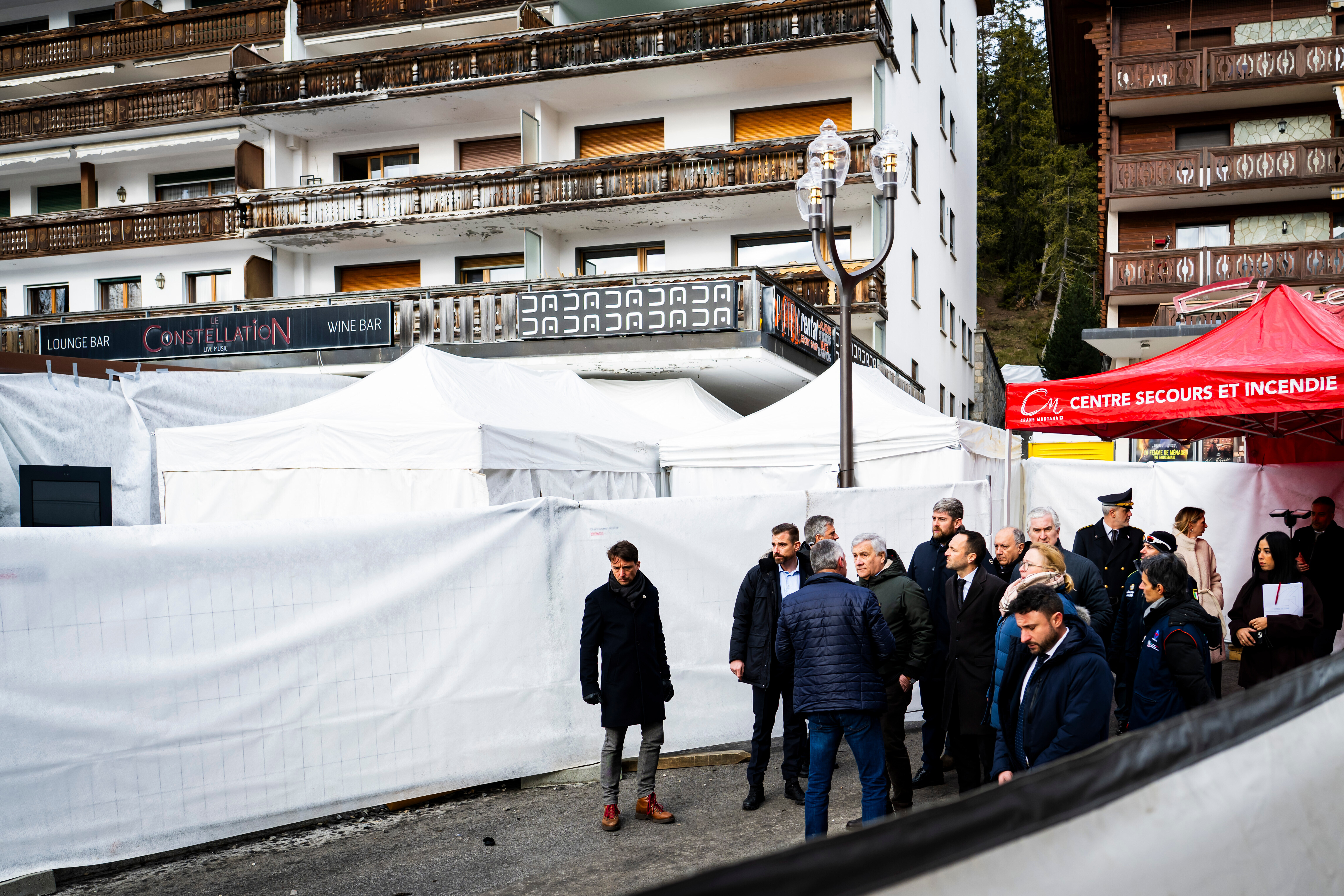 Какво знаем за смъртоносния новогодишен пожар в швейцарския алпийски бар