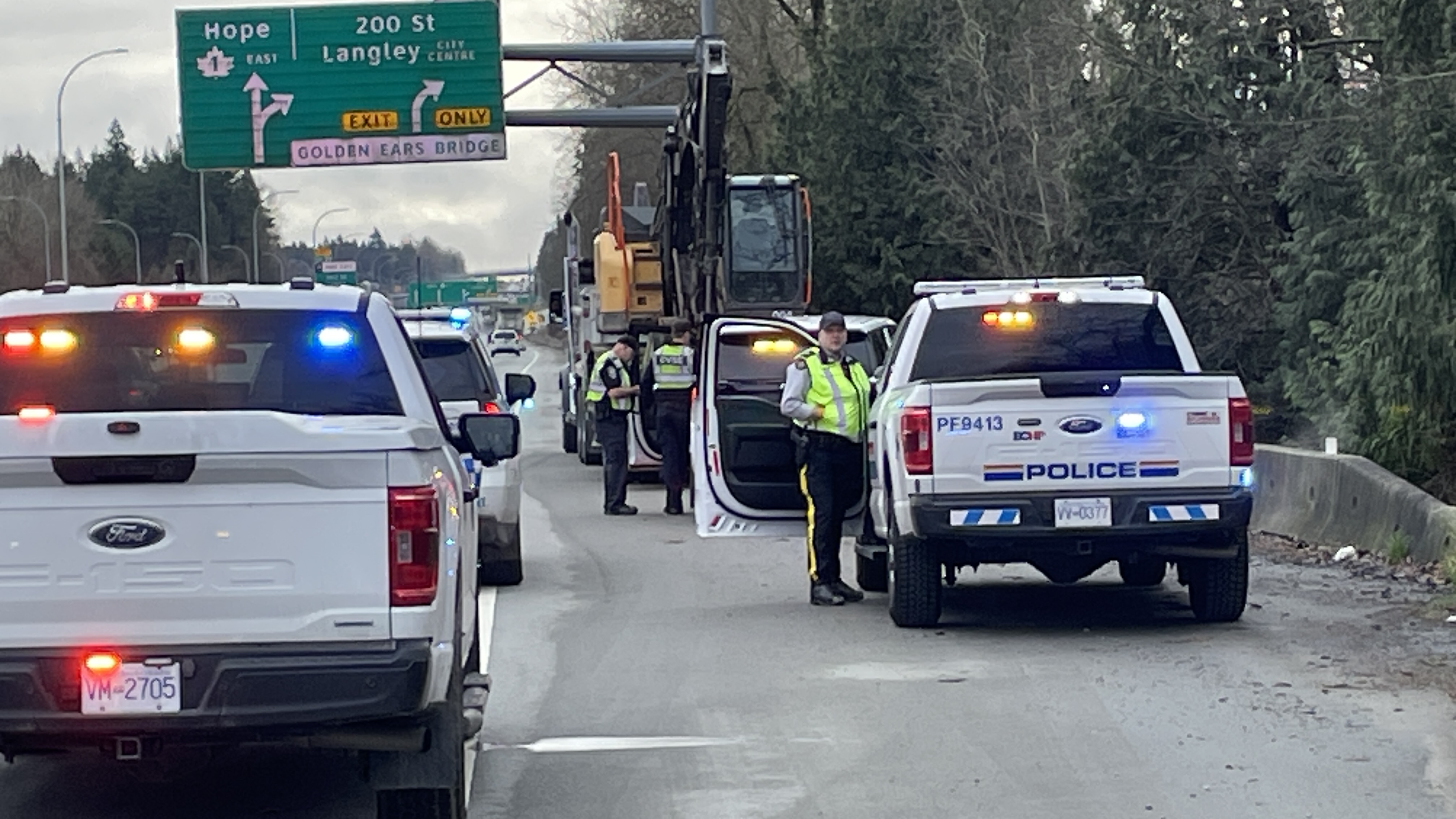 Стачка на надлез причинява забавяния на магистрала 1 в източна