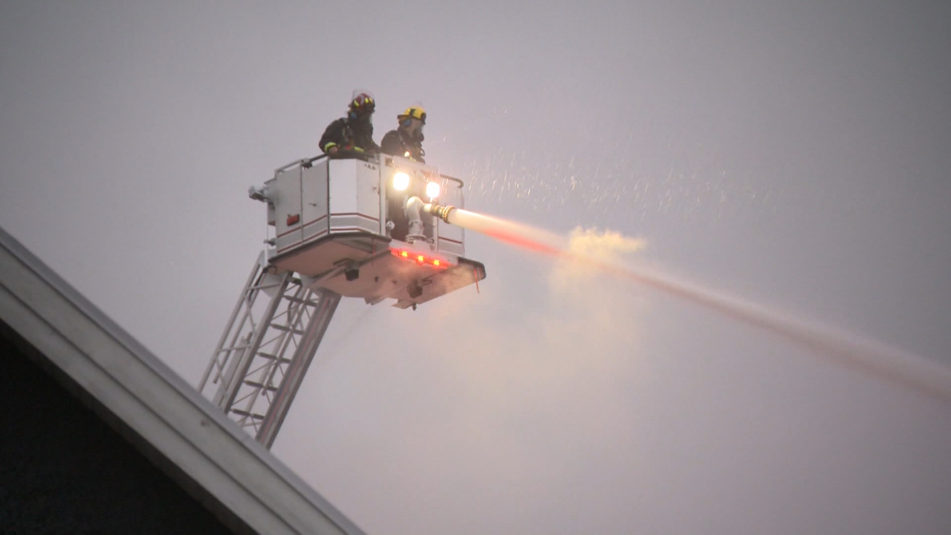 Мъж е намерен мъртъв при пожар в къща в Съри