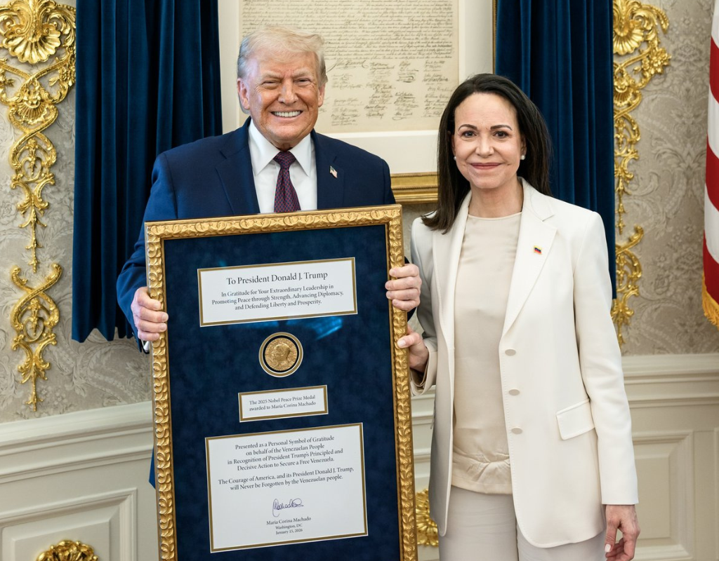 Венецуелският опозиционен лидер Мария Корина Мачадо каза че е връчила