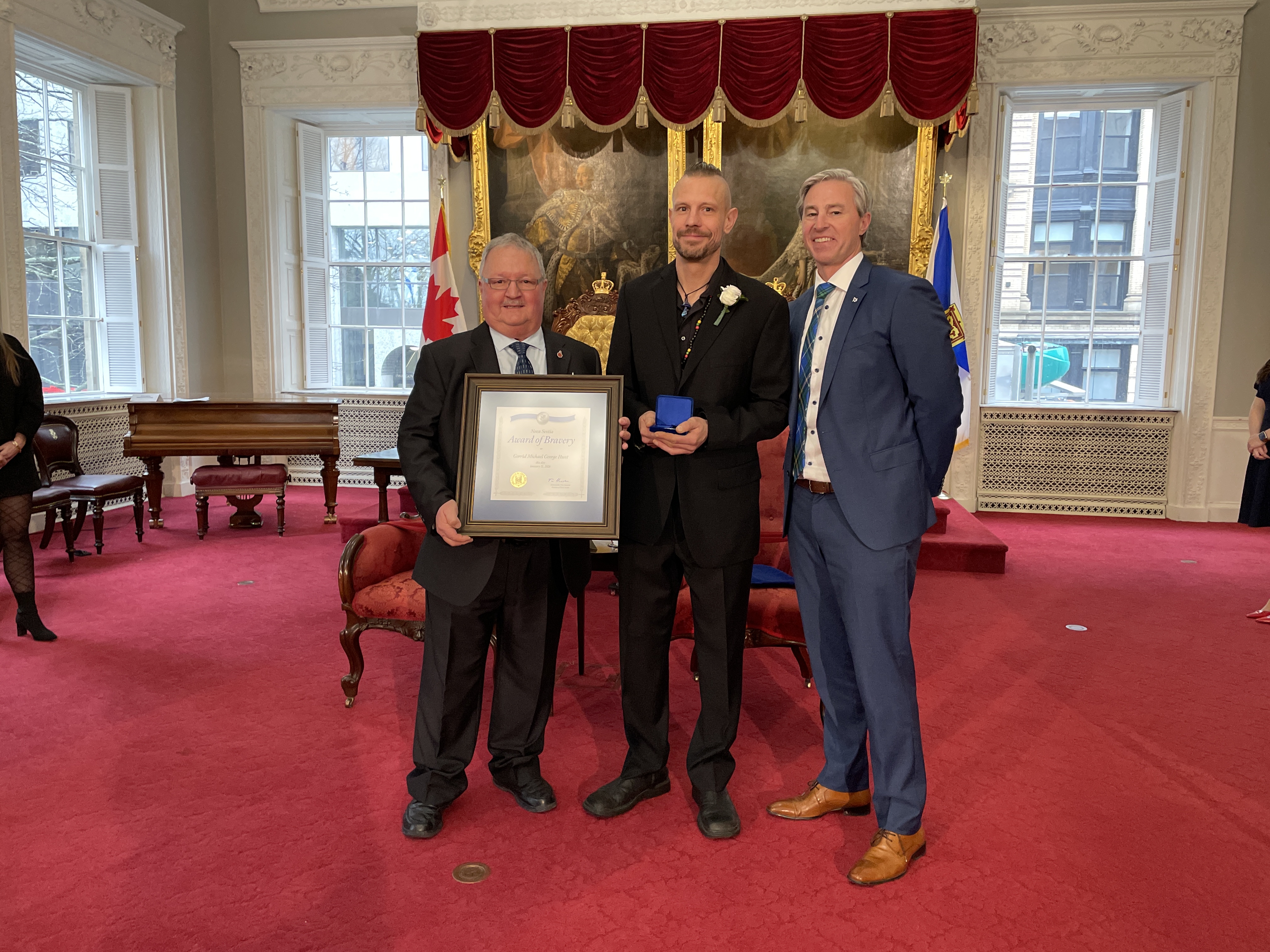 Мъж от Нова Скотия който беше признат за смелостта си
