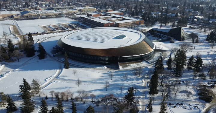 Може ли Coronation Park да бъде един от последните големи центрове за отдих в Едмънтън за известно време?