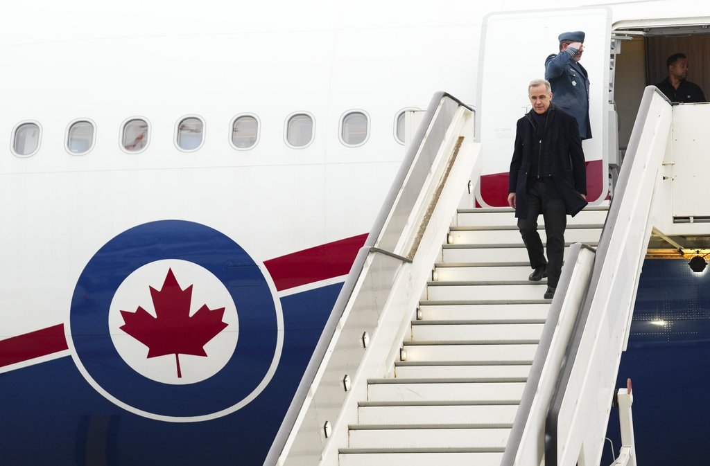 Марк Карни обикаля земното кълбо с правителствени самолети откакто стана