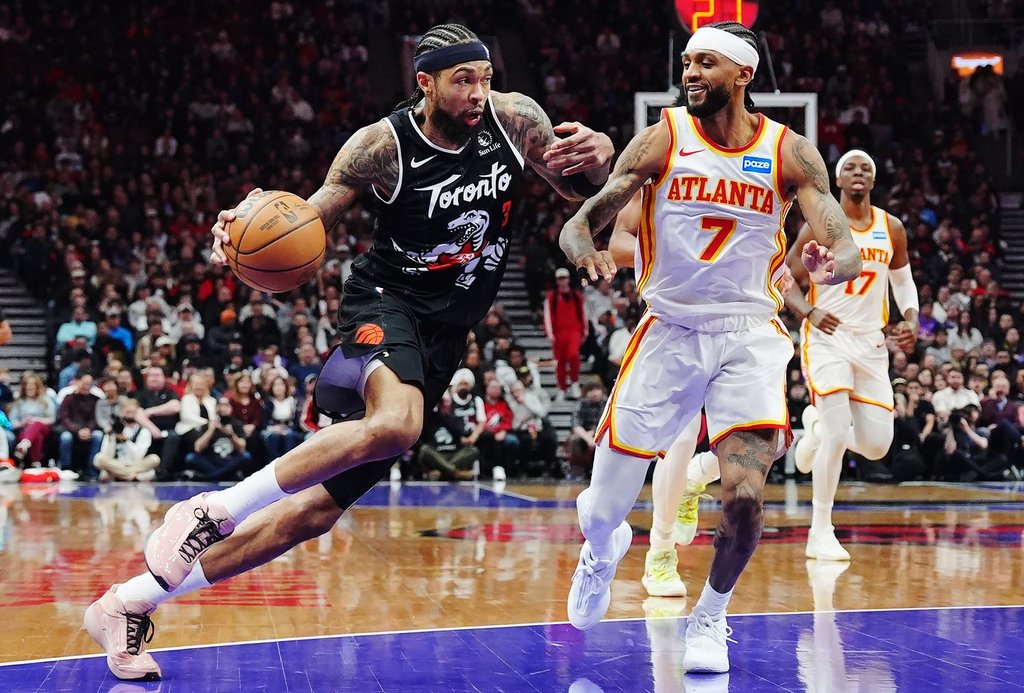 Барет, Инграм помагат на Раптърс да изпревари Хоукс