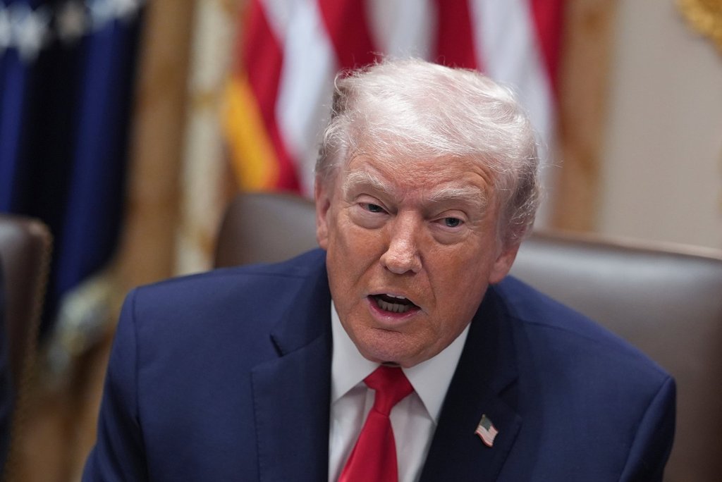 Търговското въздушно пространство на Венецуела ще бъде отворено отново седмици след нападението на Мадуро, казва Тръмп