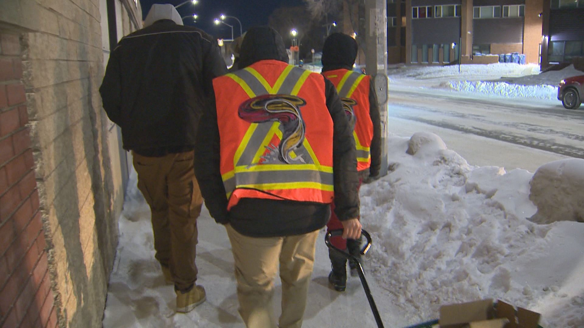 Групата от Уинипег помага на младежи от мъжки пол да преодолеят пристрастяванията, травмите