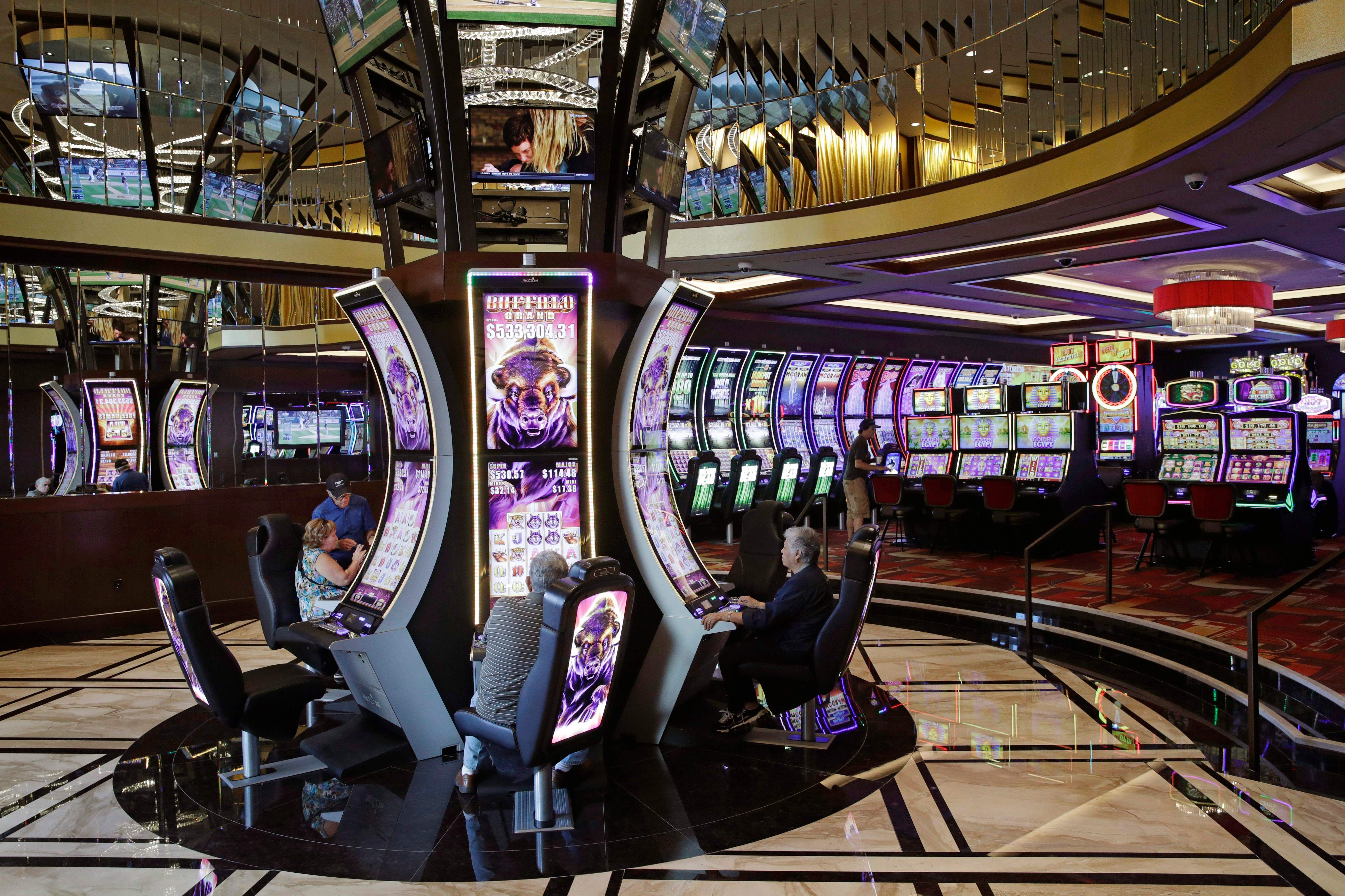 Why Las Vegas At Par Pricing Is A Desperate Trap For Canadian Tourists