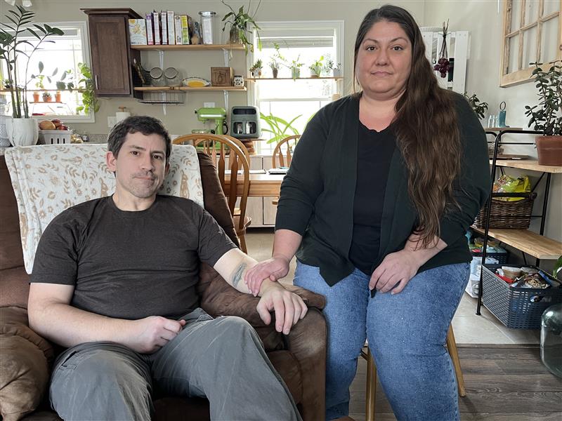 Мъж от Нова Скотия казва, че работата на сметището зад дома му влошава МС