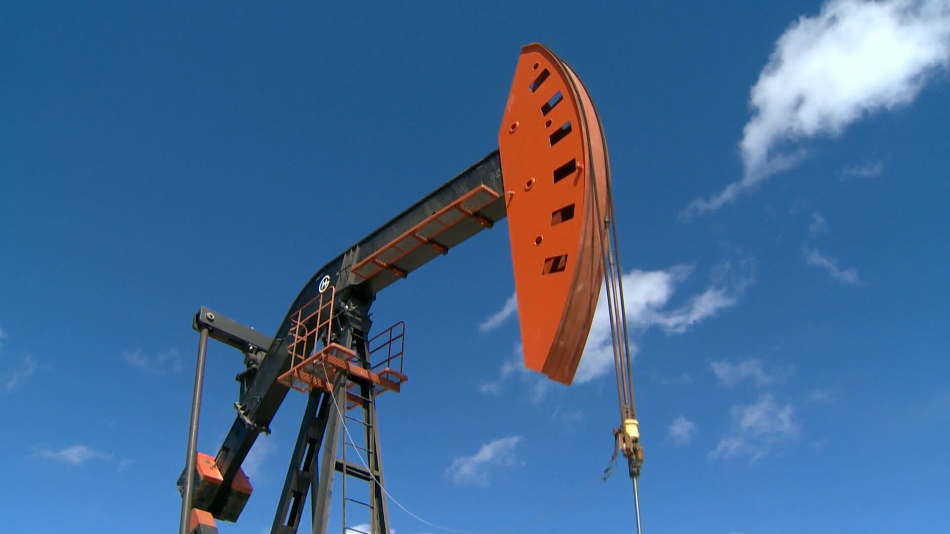 Последната енергийна прогноза от консултантската фирма Deloitte предвижда ниски цени