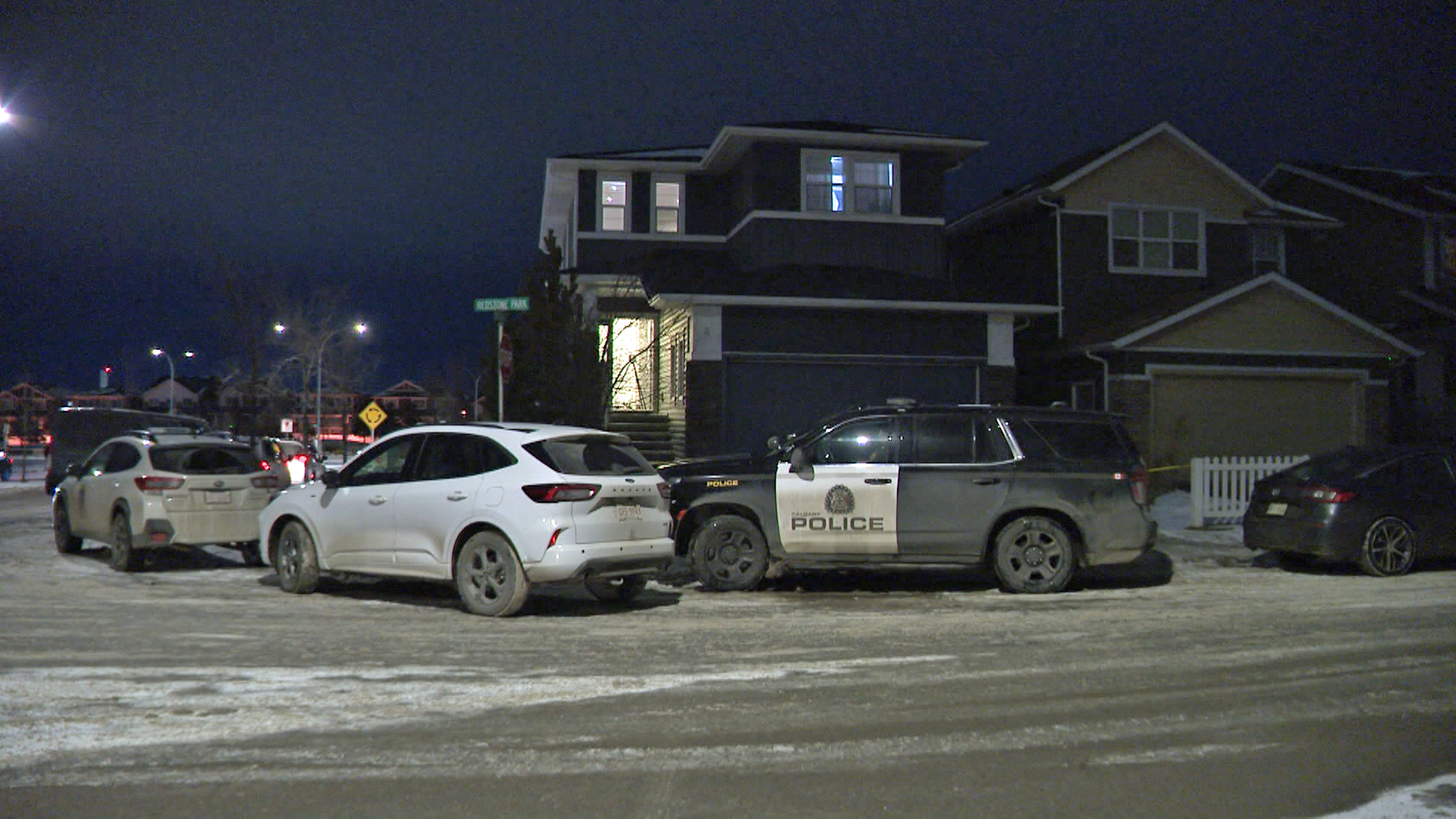 Полицията в Калгари потвърждава че отделът за убийства продължава да