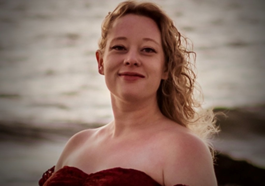 Рене Никол Гуд: Какво знаем за жената, убита при стрелбата в ICE в Минеаполис