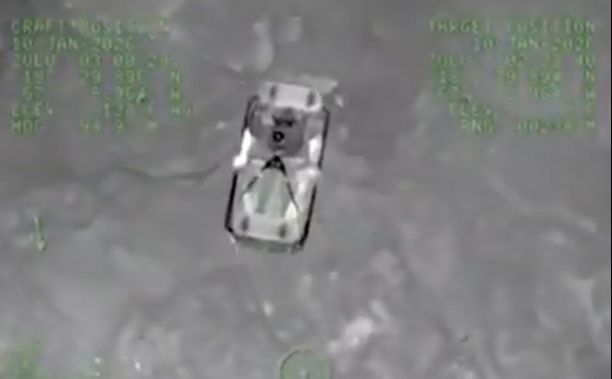 Сърфист, намерен жив, спасен при дръзко спасяване, след като изчезна 30 часа в морето