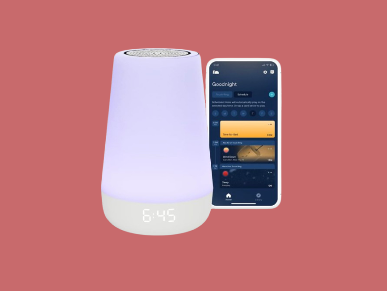 Read on to find the best night lights from trusted brands like Simons, Pottery Barn and more.