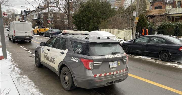 Полицията в Торонто съобщи че мъж който е трябвало да