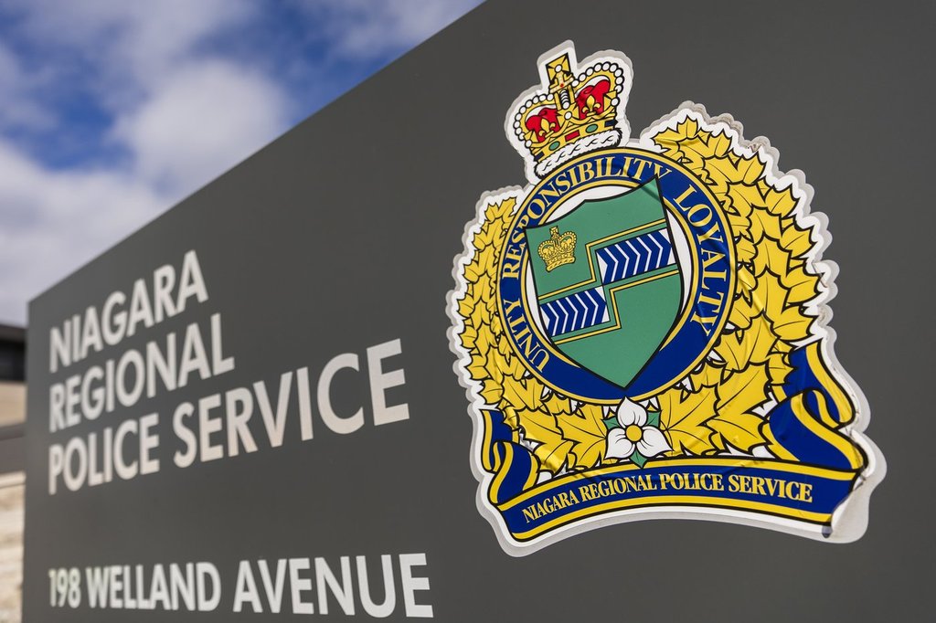 Регионалната полиция на Ниагара казва че разследва фатален пожар на