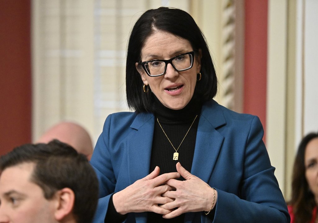 Квебек отлага въвеждането на новата си учебна програма по френски